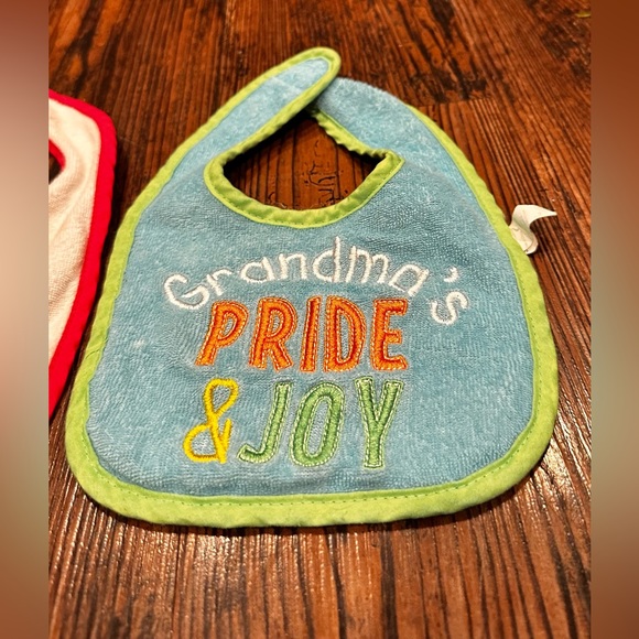 Grandma Bib Set - Picture 2 of 2